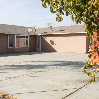 Large Home on 1.31 +/- Acres - Lemoore - SOLD