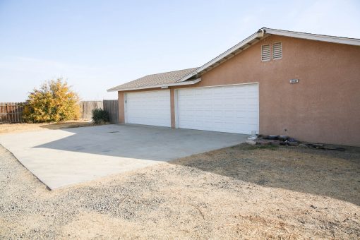 Large Home on 1.31 +/- Acres - Lemoore - SOLD - Image 17